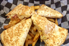 Shirleys-Cafe-pizzadilla2